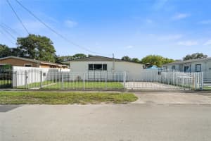 2100 Nw 154th St, Miami Gardens