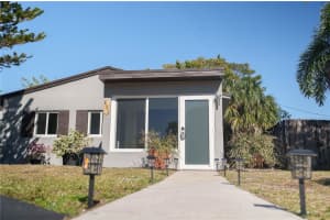 631 Ne 57th St, Oakland Park