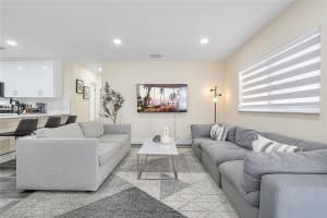 631 Ne 57th St Oakland Park, FL 33334 - MLS#A11896371