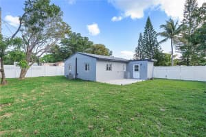 631 Ne 57th St Oakland Park, FL 33334 - MLS#A11896371