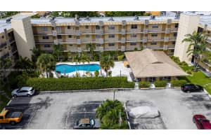 2145 Pierce St 305 Hollywood, FL 33020 - MLS#A11896399