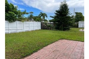 6431 Hayes St 2 Hollywood, FL 33024 - MLS#A11896468
