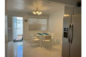 6431 Hayes St 2 Hollywood, FL 33024 - MLS#A11896468