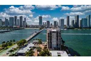 801 N Venetian Dr 903, Miami