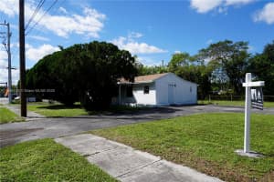 6200 Fletcher St Hollywood, FL 33023 - MLS#A11896535