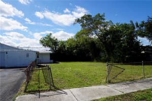 6200 Fletcher St Hollywood, FL 33023 - MLS#A11896535