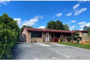 1961 Sw 36 Avenue Fort Lauderdale, FL 33312 - MLS#A11896537