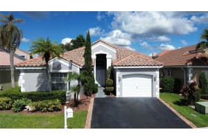 366 Bedford Ave, Weston