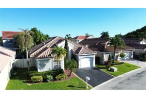 366 Bedford Ave Weston, FL 33326 - MLS#A11896548