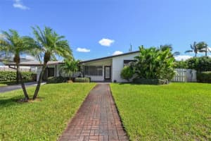 942 Se 13th Ave, Deerfield Beach