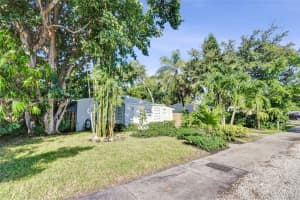 119 Sw 22nd Ave Fort Lauderdale, FL 33312 - MLS#A11896609