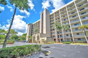 2112 S Cypress Bend Dr 802, Pompano Beach