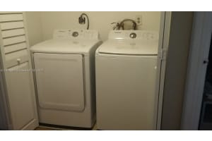 8373 Lake Dr 301 Doral, FL 33166 - MLS#A11896760