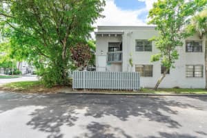 10542 Nw 7th Ter B7, Miami
