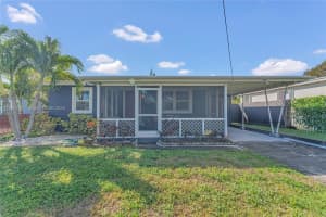 818 Kaye St West Palm Beach, FL 33405 - MLS#A11896793