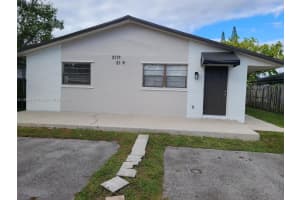 2117 Liberty St Front Hollywood, FL 33020 - MLS#A11896894