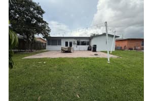 8600 Nw 27th Pl Sunrise, FL 33322 - MLS#A11896926