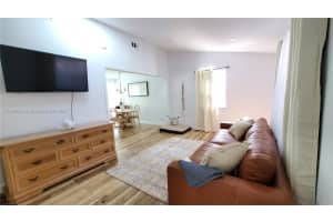 6 Hopkins, St Augustine