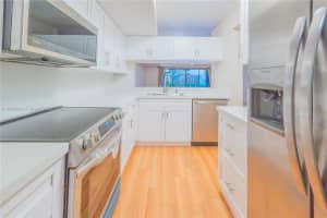 7890 Sw 86th St 11, Miami