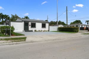 841 Se 11th Pl Hialeah, FL 33010 - MLS#A11896989