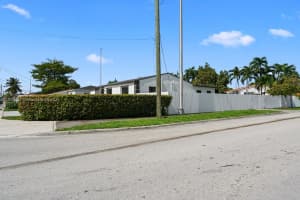 841 Se 11th Pl Hialeah, FL 33010 - MLS#A11896989