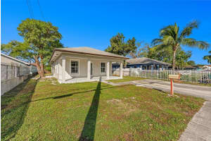 7690 Nw 17th Pl Miami, FL 33147 - MLS#A11896993