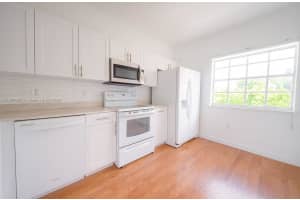 5670 Nw 116th Ave 212 Doral, FL 33178 - MLS#A11897052