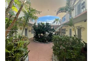 8040 Tatum Waterway Dr 3 Miami Beach, FL 33141 - MLS#A11897091