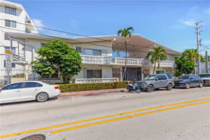 8040 Tatum Waterway Dr 7, Miami Beach