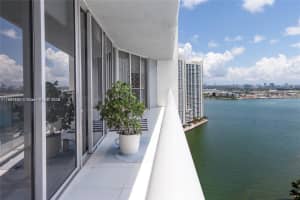 465 Brickell Ave 2705, Miami