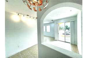 10012 Nw 7th St 208, Miami