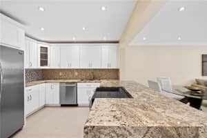 329 Se 3rd St 103s Hallandale Beach, FL 33009 - MLS#A11897116