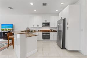 21396 Marina Cove Cir # 17-J, Aventura, FL 33180, - MLS#A11897117