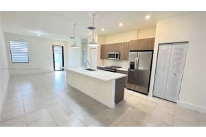 8005 Nw 104th Ave 21 Doral, FL 33178 - MLS#A11897125