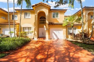 239 Mahogany Ter, Davie