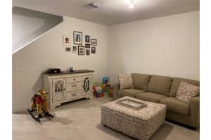 493 Ne 5th Pl, Florida City