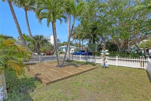 213 E 25th St Riviera Beach, FL 33404 - MLS#A11897234