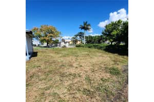245 Sw 11th Ave South Bay, FL 33493 - MLS#A11897256