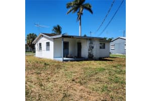 245 Sw 11th Ave South Bay, FL 33493 - MLS#A11897256
