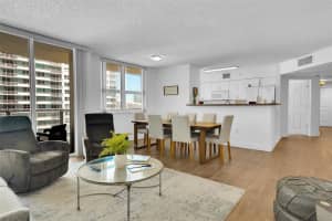 1155 Brickell Bay Dr 1702 Miami, FL 33131 - MLS#A11897269