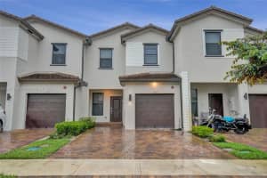 250 Sw 159th Ct 250 Pembroke Pines, FL 33027 - MLS#A11897293