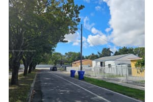 1020 Sw 33rd Ave Miami, FL 33135 - MLS#A11897307