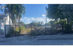 2052 Nw 27th St Miami, FL 33142 - MLS#A11897371