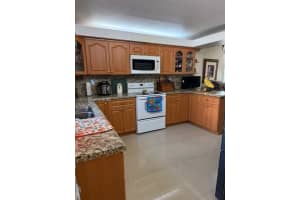 961 E 10th Pl Hialeah, FL 33010 - MLS#A11897378