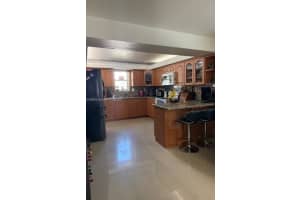961 E 10th Pl Hialeah, FL 33010 - MLS#A11897378