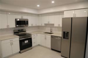 4233 Washington St Hollywood, FL 33021 - MLS#A11897391