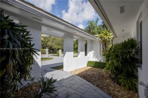 13551 Sw 62nd Ave Pinecrest, FL 33156 - MLS#A11897447