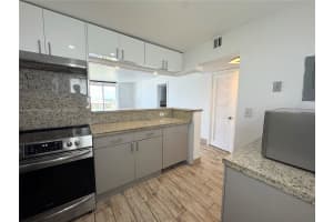 7850 Byron Ave 702 Miami Beach, FL 33141 - MLS#A11897475