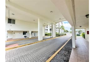 11201 Nw 89th St 219 Doral, FL 33178 - MLS#A11897497