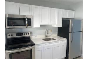 240 Nw 5th Ave W Dania Beach, FL 33004 - MLS#A11897500